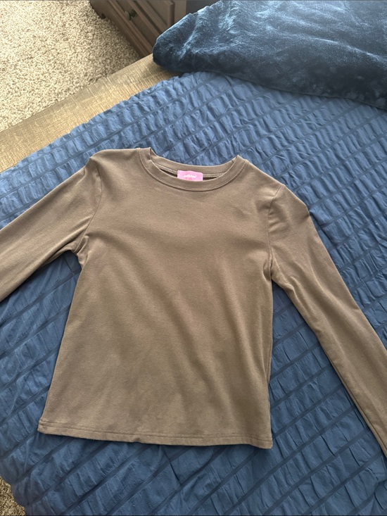 Edikted Tops - Edikted Women’s Long-Sleeve Crewneck Top in Taupe Brown